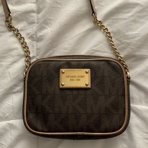 Michael Kors Handbags - Michael Kors Crossbody